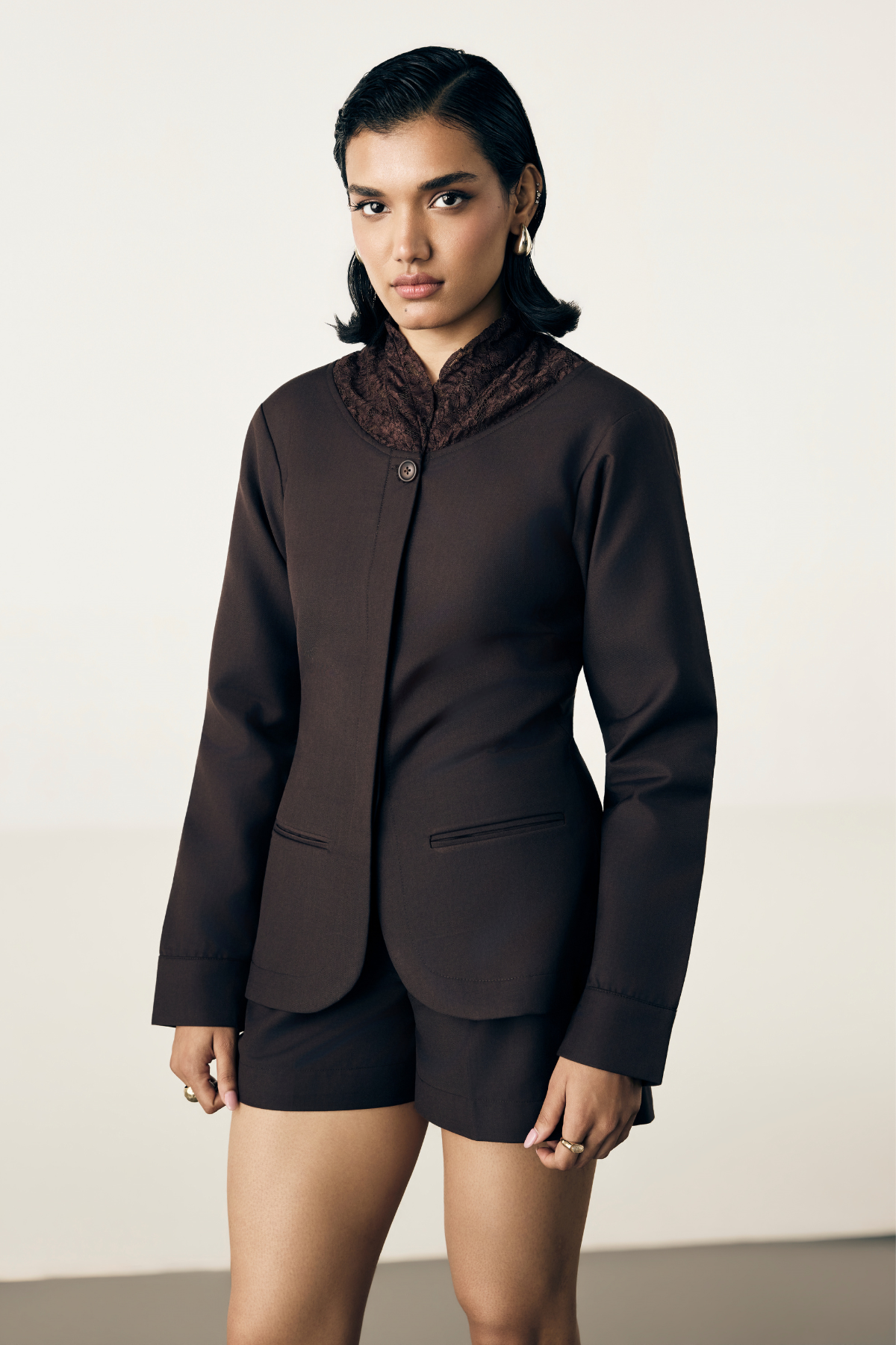 GROUND HIGH NECK BLAZER - DEEP BROWN