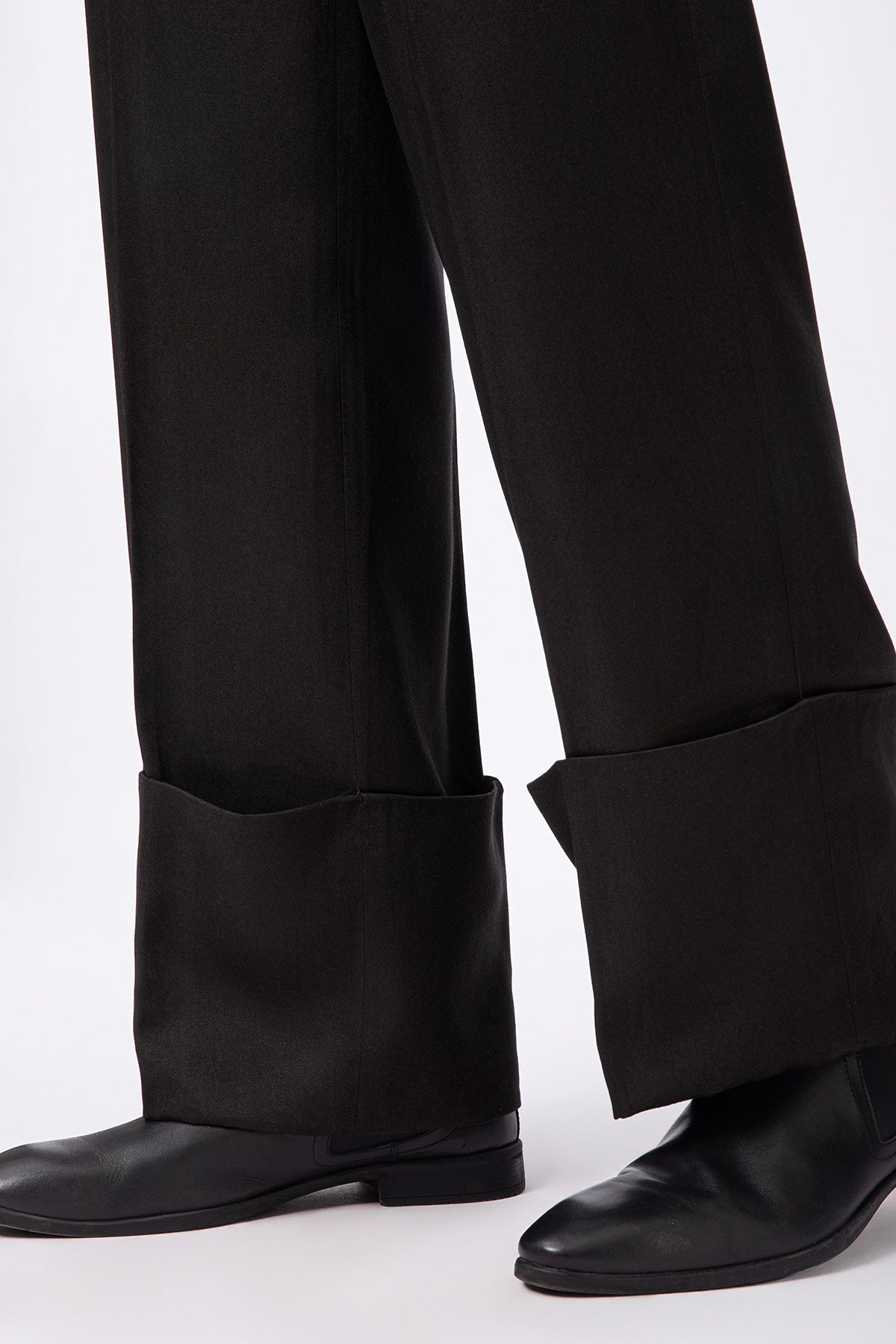 Core Folded Hem Trousers - Black