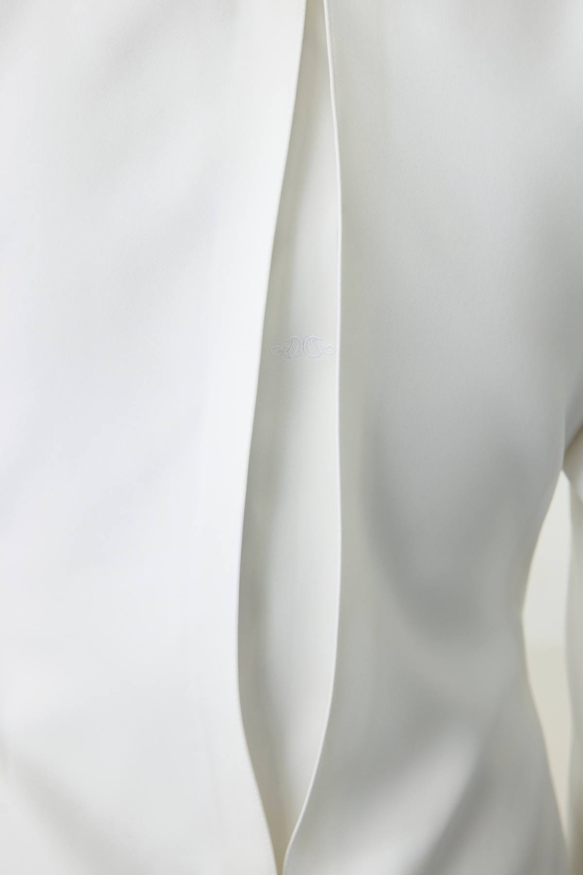 AURA TAILORED BLAZER - CLOUD WHITE