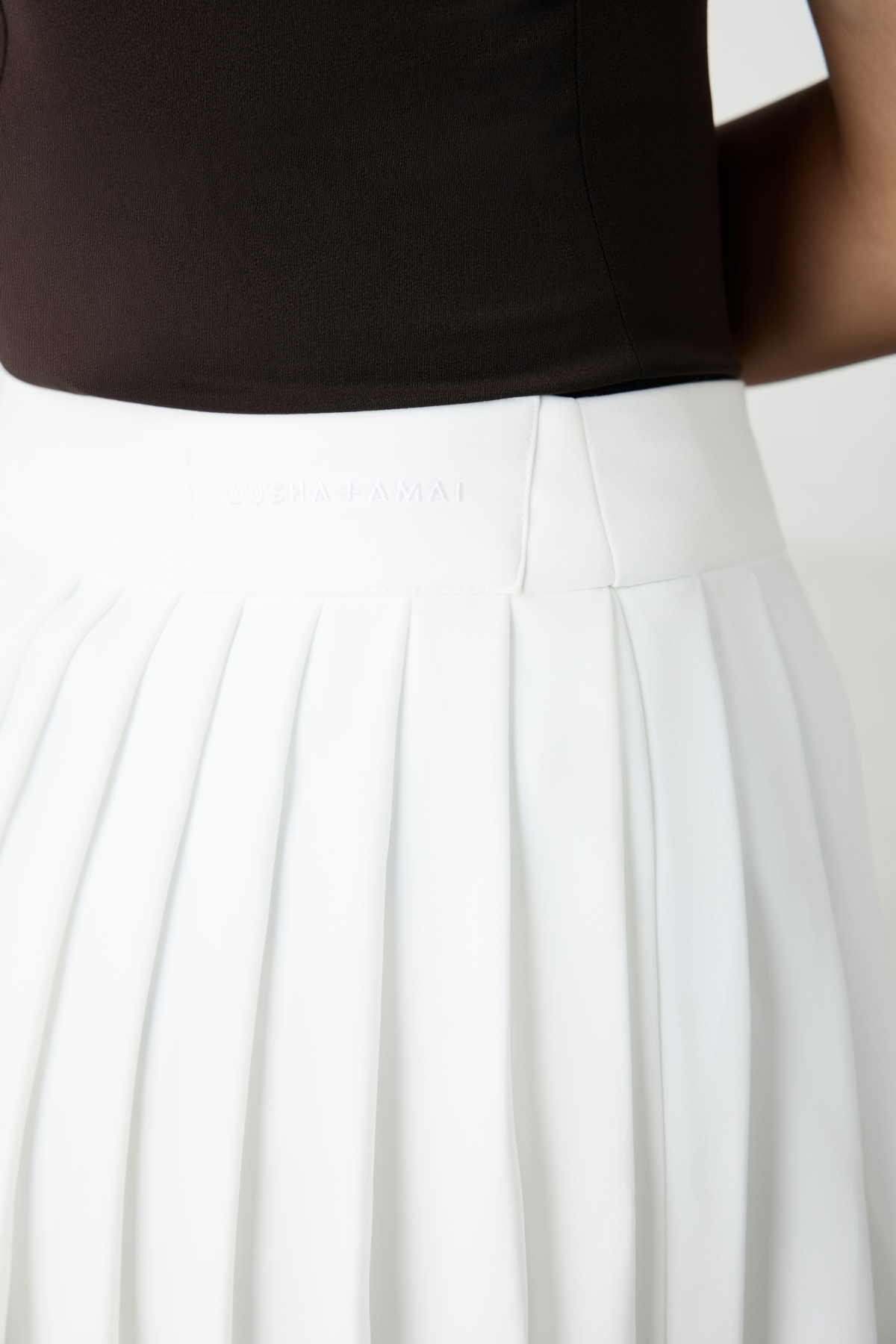 ROOTED PLEATED SKIRT - CLOUD WHITE